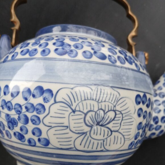 Oriental Style Blue & White Porcelain Teapot With Brass Handle Not Used VTG - Picture 10 of 12